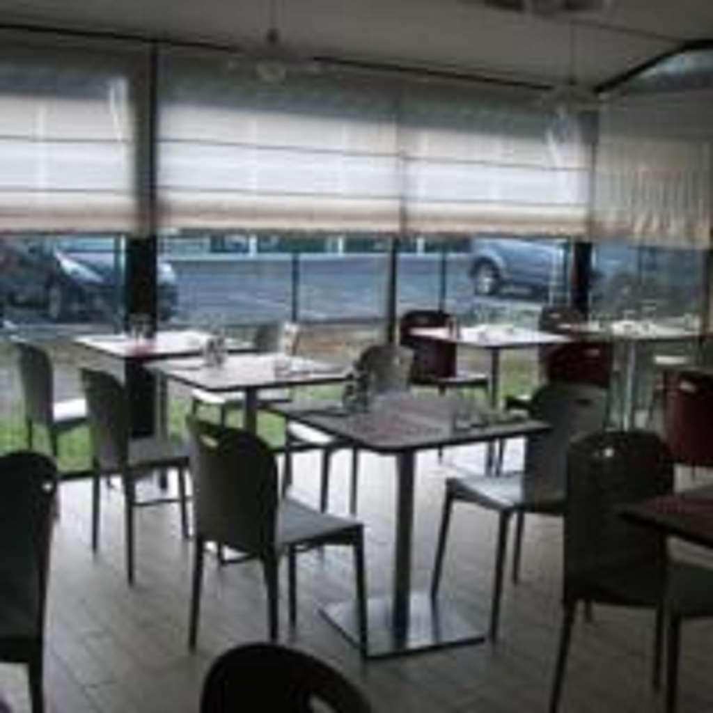 Kyriad Tarbes Bastillac Restaurante foto
