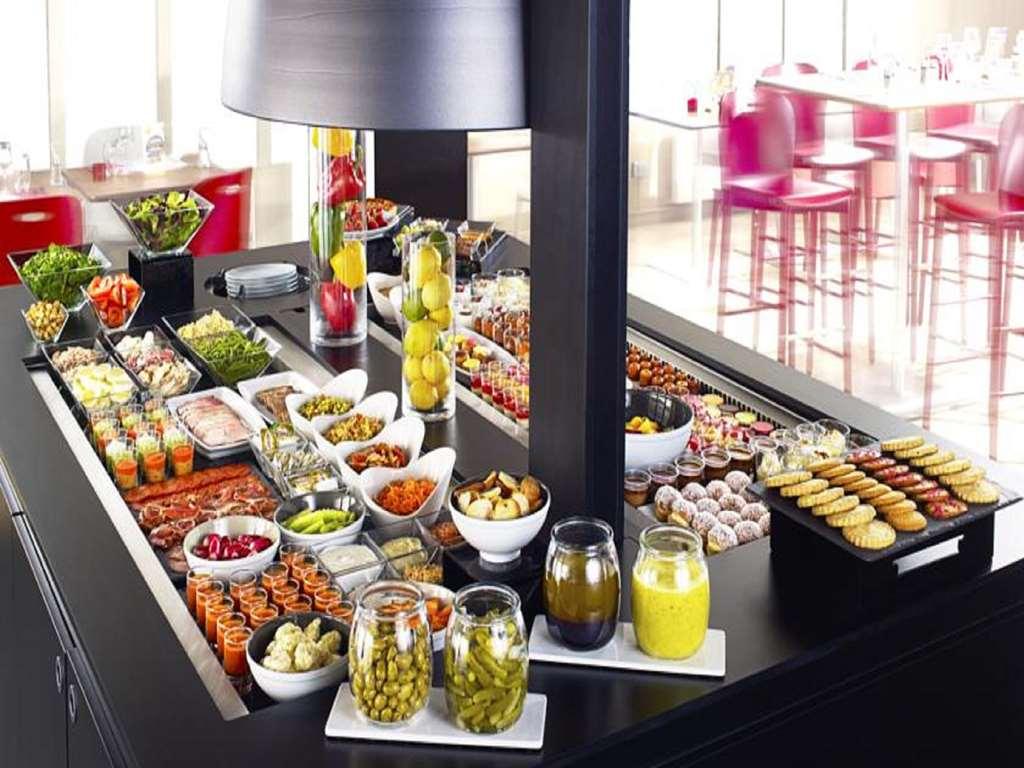 Kyriad Tarbes Bastillac Restaurante foto
